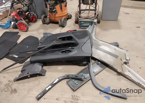 2014 Jeep Cherokee Limited z USA, uszkodzony, nr VIN 1C4PJMDS4EW259805